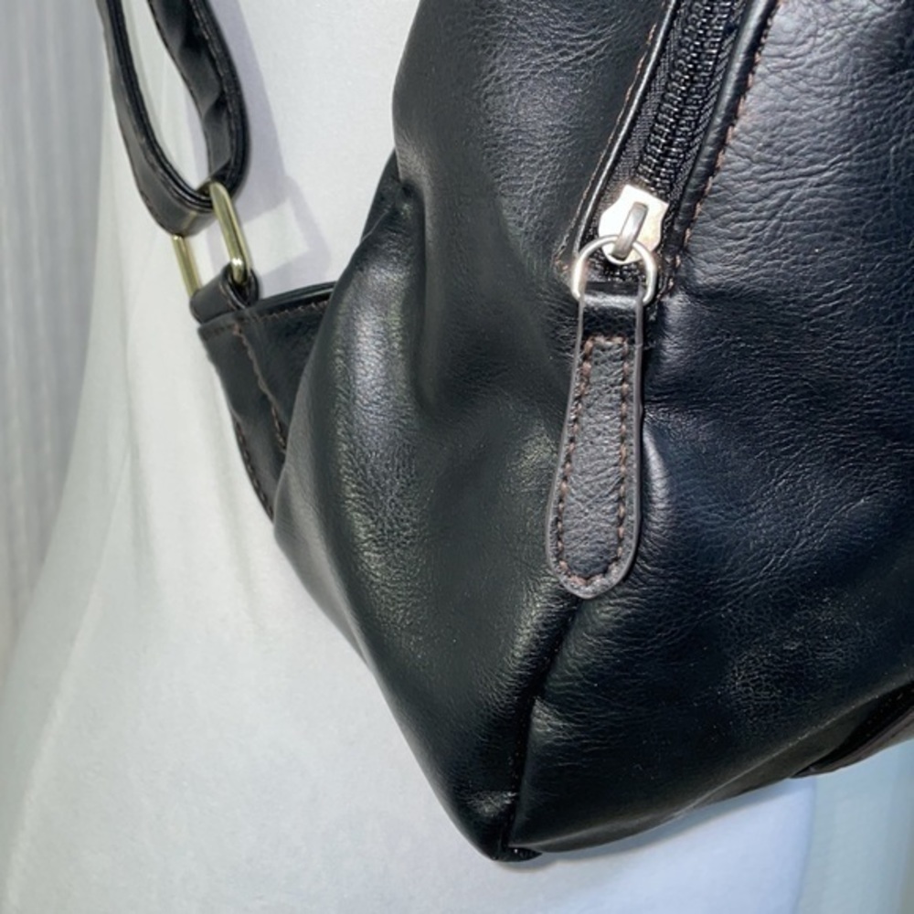 Liz Claiborne Vintage faux vegan leather backpack. Dark brown, can look black. - Picture 7 of 16